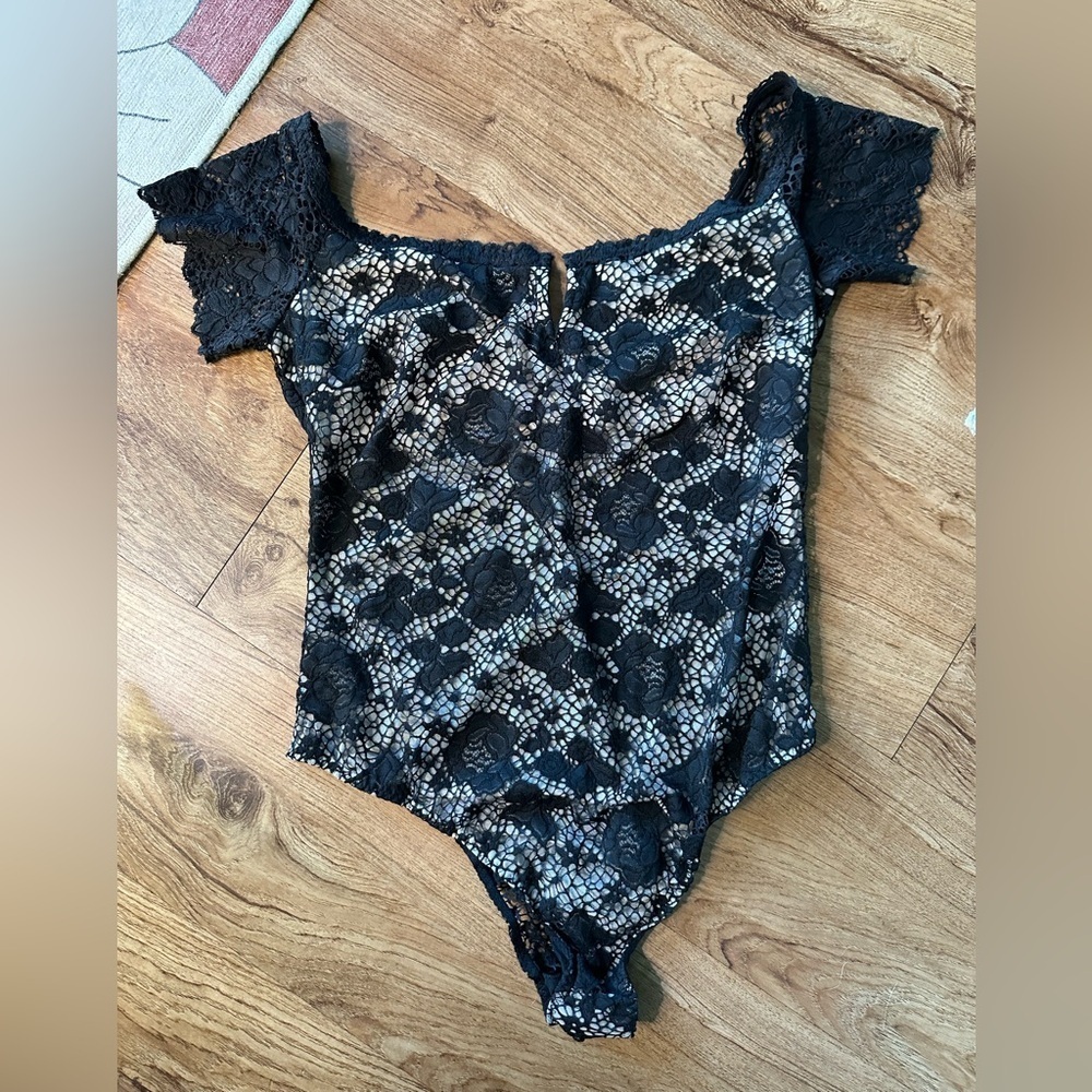 Victorias Secret Lace Semi Sheer/Sheer Body Suit with Flutter Sleeves. Large